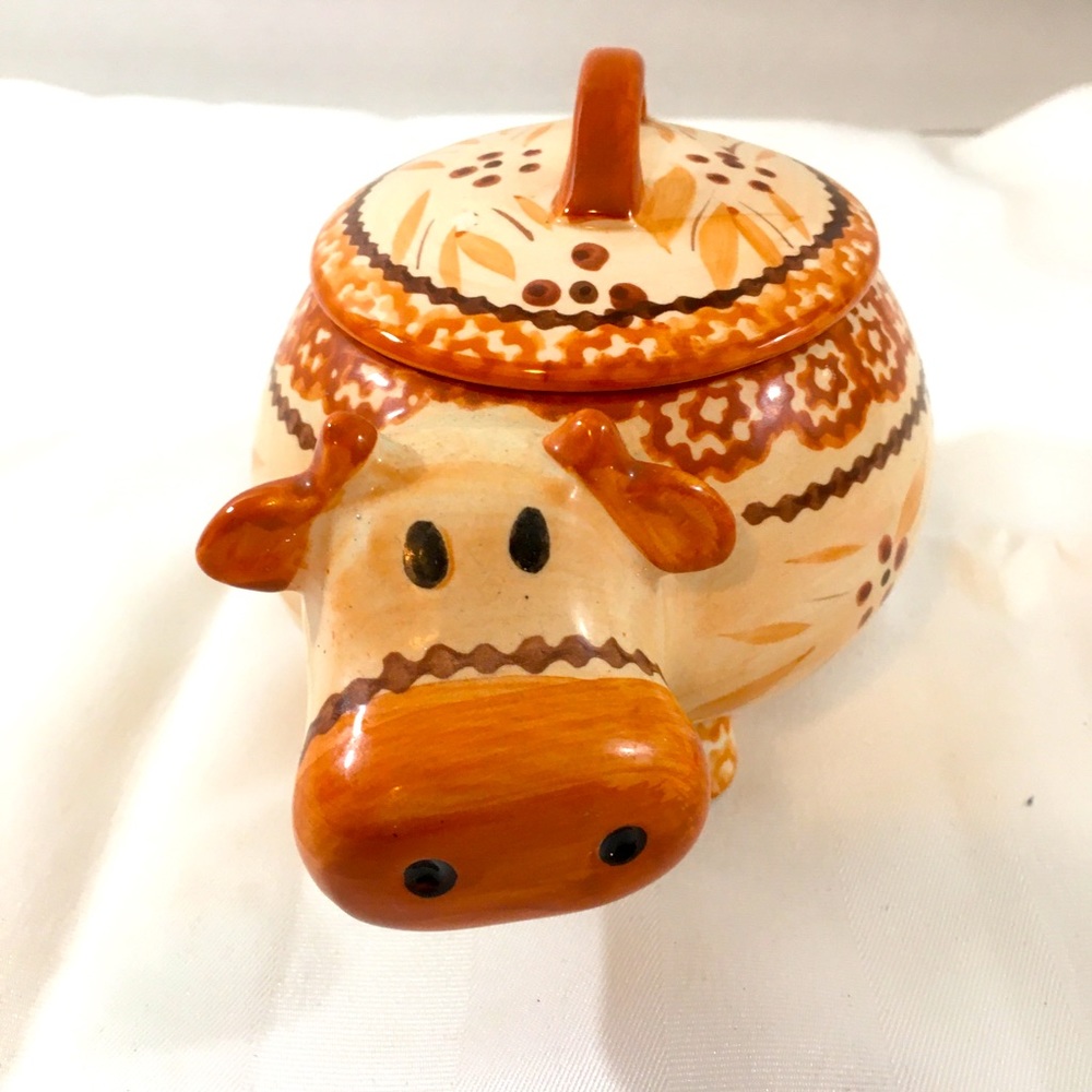 Temptations presentable ovenware old world ceramic cow! So cute!